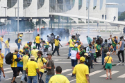 Simpatizantes de Bolsonaro en las calles de Brasilia tras el asalto a las instituciones democráticas