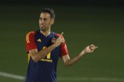 Busquets, en un entrenament a Doha.