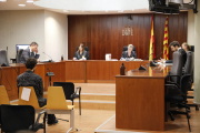 El condenado por abusar de su hermanastra, ayer durante la vista en la Audiencia de Lleida. 