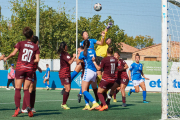 Una situació de l’últim partit de l’AEM femení al seu camp.