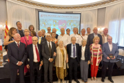 Foto de familia de los donantes homenajeados ayer en el Palau Reial de Pedralbes, en Barcelona. 