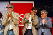 Fèlix Larrosa, Salvador Illa y Àngel Ros, ayer en el acto central de campaña del PSC de Lleida en la Llotja.