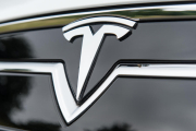 El logo de Tesla.