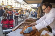 Un dels expositors de la Fira del Pa de Cervera.