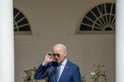 "Jackie, que hi ets?": Biden es confon en buscar en un acte una congressista republicana morta