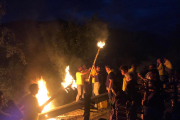 Un centenar de fallaires, més de la meitat nens, van participar en la baixada a València d’Àneu.