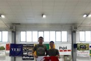 Iker Bosch i Pol Franci, en una foto recent al pavelló de Bell-lloc, amb la samarreta del club.