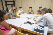 El juego se presentó ayer en la biblioteca comarcal de Cervera.