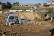 Les obres per evitar el pas a nivell del tren pel centre de Térmens.