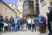 La consellera de Cultura, Natàlia Garriga (chaqueta blanca), presidió la inauguración de la ruta Pedrolo.