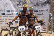 Isaac y Eva Ledesma cuando ganaron la Titan Desert en 2015 en la categoría parejas mixtas.