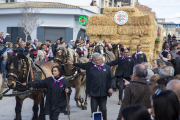 Aquest carro d’Igualada va ser un dels més grans de la desfilada, juntament amb altres de locals.