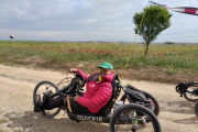 Albert Cogul, en una handbike similar a la que utilitzarà per recórrer el Camí de Sant Jaume.