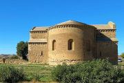 Del que va ser un monestir cistercenc només queda l'església i rengleres de carreus del claustre, el celler i algunes dependències monàstiques