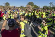 Després del tall de la carretera, Som Rotondes va llegir el manifest per exigir millores immediates.