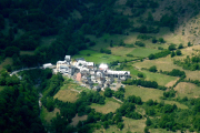 Vista del poble de Casau.