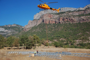 Obras de instalación de las torres eléctricas en 2011.