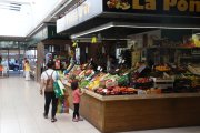 El exterior del mercado tiene terrazas y ha revitalizado la zona. 