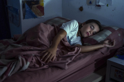 Adolescència: utilitzar el mòbil abans de dormir està relacionat amb greus problemes de son