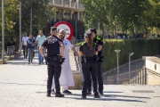 Els agents de la Guàrdia Urbana que van aixecar l’acta.