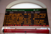 La pantalla de l’estació de Lleida avisava dels retards, en aquest cas, al tren cap a Bilbao.