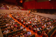 L’Auditori Enric Granados es va omplir ahir en l’acte d’inauguració del curs 2023-2024 de l’Aula d’Extensió Universitària de la UdL.