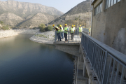 La visita a la presa de Mequinensa que ja compta amb un pla d’emergència per avingudes.