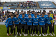 El juvenil del Futsal Maristes va ser homenatjat al descans.