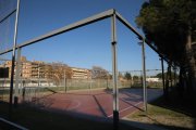 La pista esportiva de la Bordeta està sense coberta des del 2018.