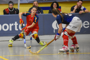 Victòria Porta, que va tornar a marcar amb la selecció, en una acció del partit d’ahir.