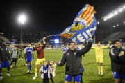 Chuli, en primer pla, lidera la celebració dels jugadors.