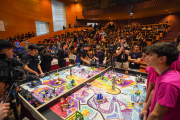 Vista l’equip de Robotech durant la competició que va tenir lloc al Centre de Cultures de la Universitat de Lleida.