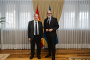 L’alcalde, Fèlix Larrosa, amb el ministre d’Indústria, Jordi Hereu.