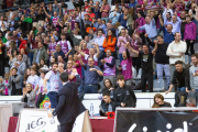 El tècnic, Gerard Encuentra, ovacionat per l’afició en la victòria de dimecres passat davant del San Pablo Burgos.