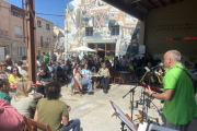 El vermut musical a la plaça de l’Església Vella de Penelles.