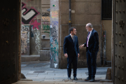 Aragonès i el director de l’Institut d’Estudis de l’Autogovern, Joan Ridao, abans de presentar l’informe.