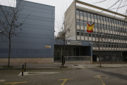 Vista exterior de les dependències de la comissaria de la Policia Nacional a Lleida ciutat.