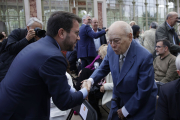 Aragonès saluda Jordi Pujol ahir en l’acte del 40 aniversari del síndic de greuges de Catalunya.