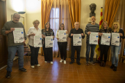 Membres de l’associació contra el càncer i del consistori.