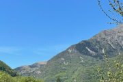 Un dels pescadors que van estrenar ahir la temporada d’alta muntanya a la Vall de Boí.