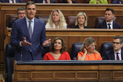 Sánchez, ahir al Congrés al costat de la ministra María Jesús Montero, Yolanda Díaz i Félix Bolaños.