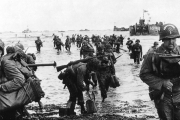 Soldats en el desembarcament de Normandia, el 6 de juny del 1944.