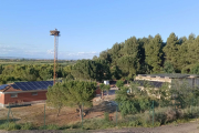 Les plaques solars a la teulada de la planta potabilitzadora.