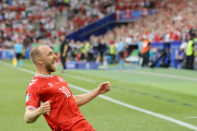 Christian Eriksen celebra el gol que va marcar i que posava en avantatge Dinamarca.