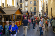 Una vista de les parades de llibres a la plaça de la Catedral de Lleida, en l’edició de l’any passat.