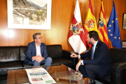 Els presidents de les diputacions de Lleida i d’Osca, Joan Talarn i Isaac Claver, es van reunir ahir.