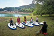 Jornades de networking ■ L’associació organitza jornades de treball i networking per enfortir els llaços de la xarxa i crear sinergies empresarials. A la imatge, una activitat de Stand Up Paddle que va dirigir Gina Calvet al pantà de Sant Anto ...