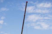 La grua de grans dimensions de les obres de l’estació.