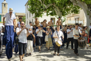 Els nens del poble participen activament en la festivitat juntament amb els adults.