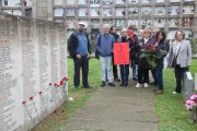 Participants a l'acte per dignificar i visibilitzar els monuments en record a les víctimes del feixisme al cementiri de Lleida